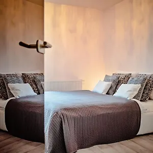 Apartment Homely Place Casa Verona - Stary Rynek - Parking, Posen