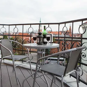Apartment Living, Posen